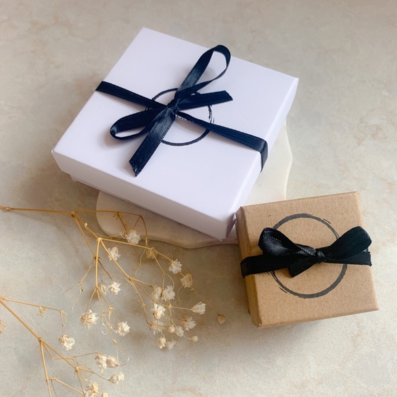 🎉HP🎉Virgin Mary Necklace | 14k Gold Filled - Picture 6 of 6